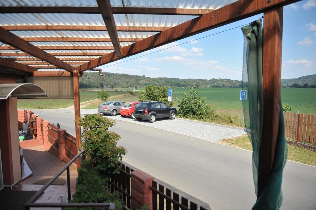 Penzion U Tulaka Dobřichovice Exterior foto