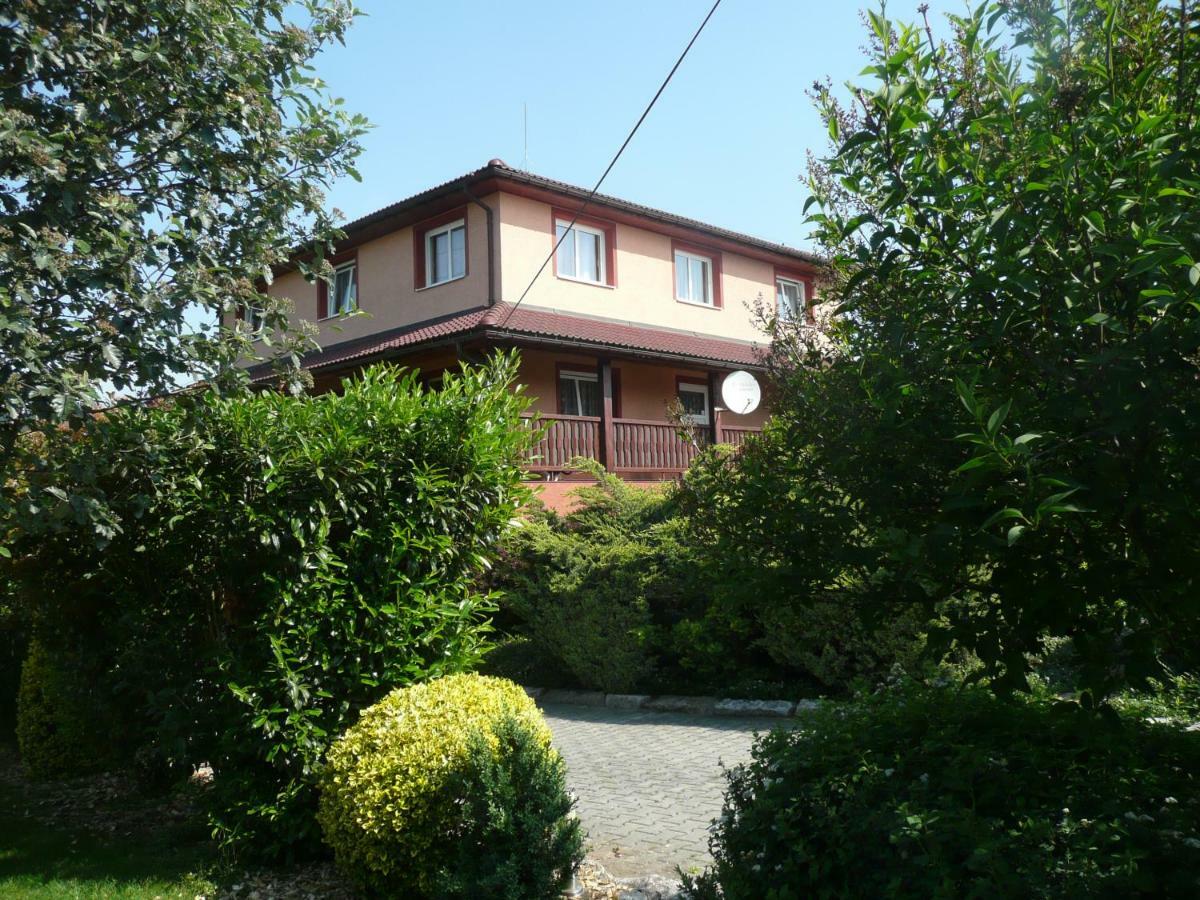 Penzion U Tulaka Dobřichovice Exterior foto